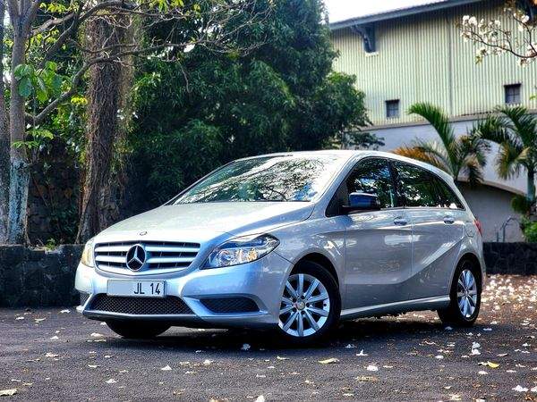 Mercedes B180 -2014 - 2 - Family Cars  on MauriCar