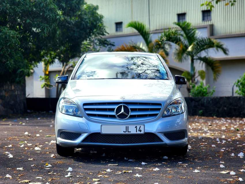 Mercedes B180 -2014