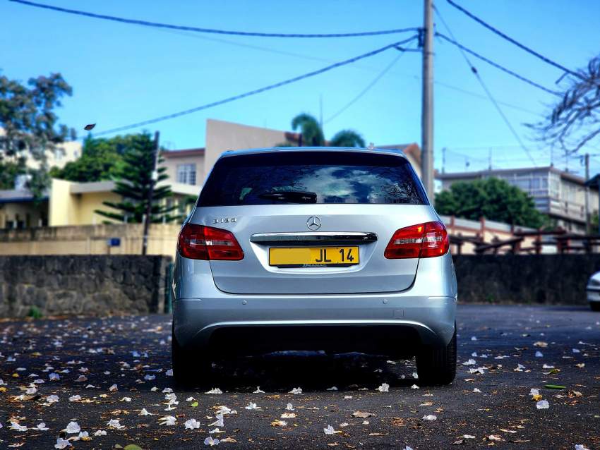 Mercedes B180 -2014 - 3 - Family Cars  on MauriCar