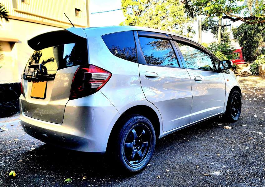 Honda Fit-2010 - 3 - Compact cars  on Aster Vender