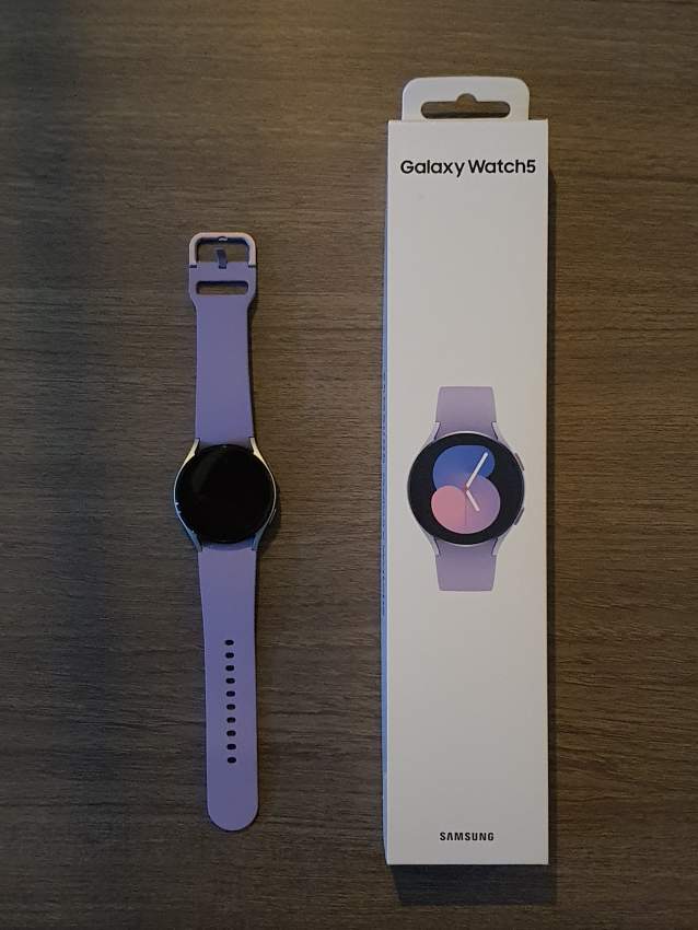 Samsung Galaxy Watch 5 40mm - 1 - Smartwatch  on MauriCar