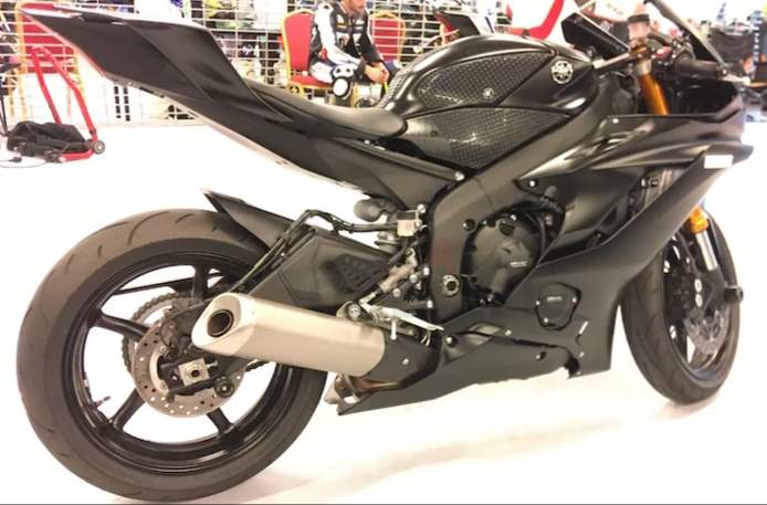 Yamaha R6 2023. Track bike