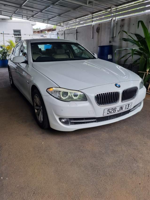 FOR SALE: BMW 520i (2013)