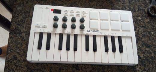 M-vave 25 keys - 1 - Electronic piano  on MauriCar