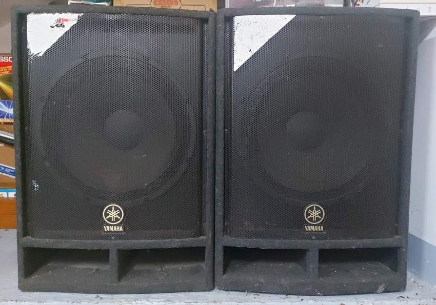 1 pair Yamaha passive subwoofers R118 - 1 - Other Musical Equipment  on Aster Vender