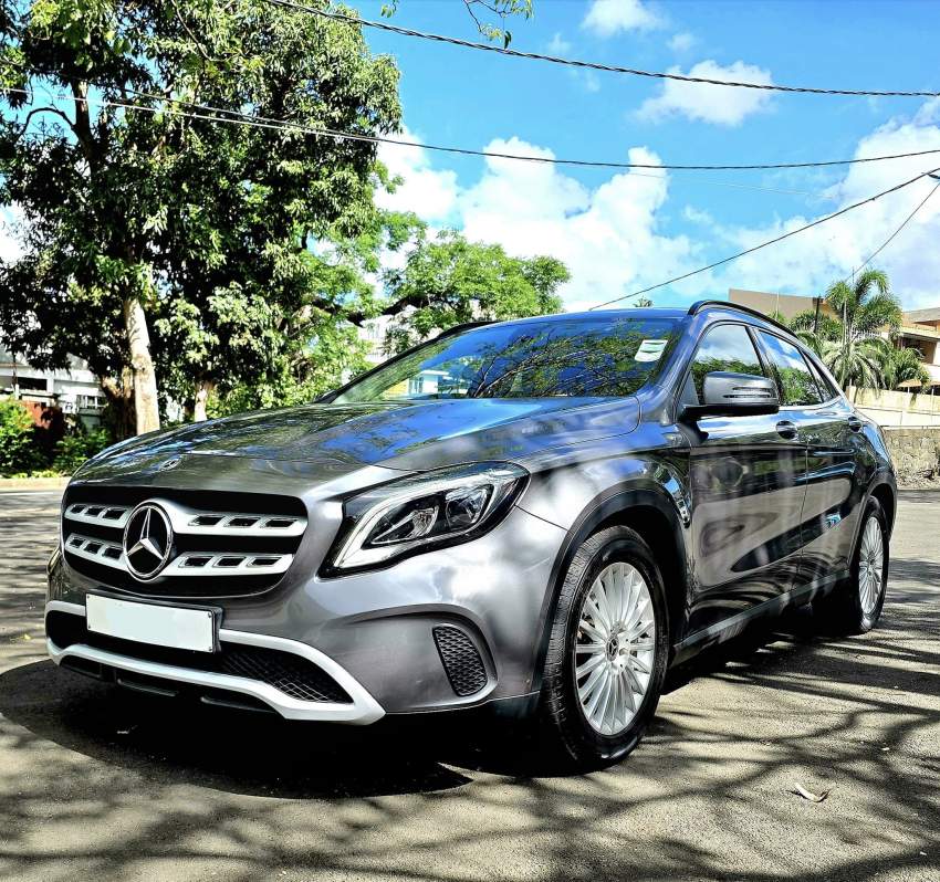 Mercedes GLA 180 -2020 - 2 - Family Cars  on Aster Vender