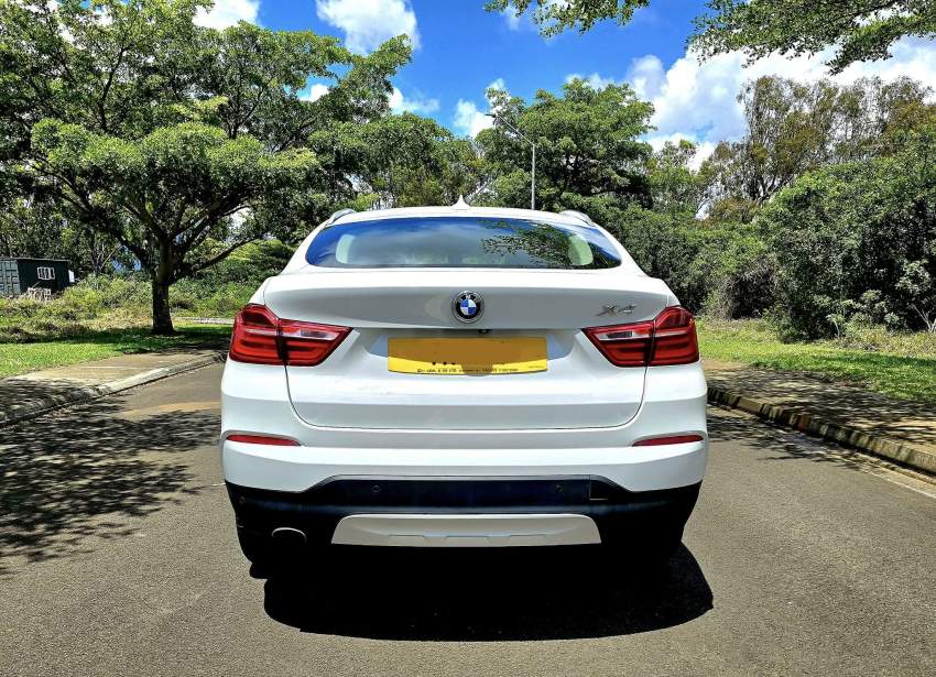 BMW X4 X-DRIVE-2016 - 3 - Family Cars  on Aster Vender