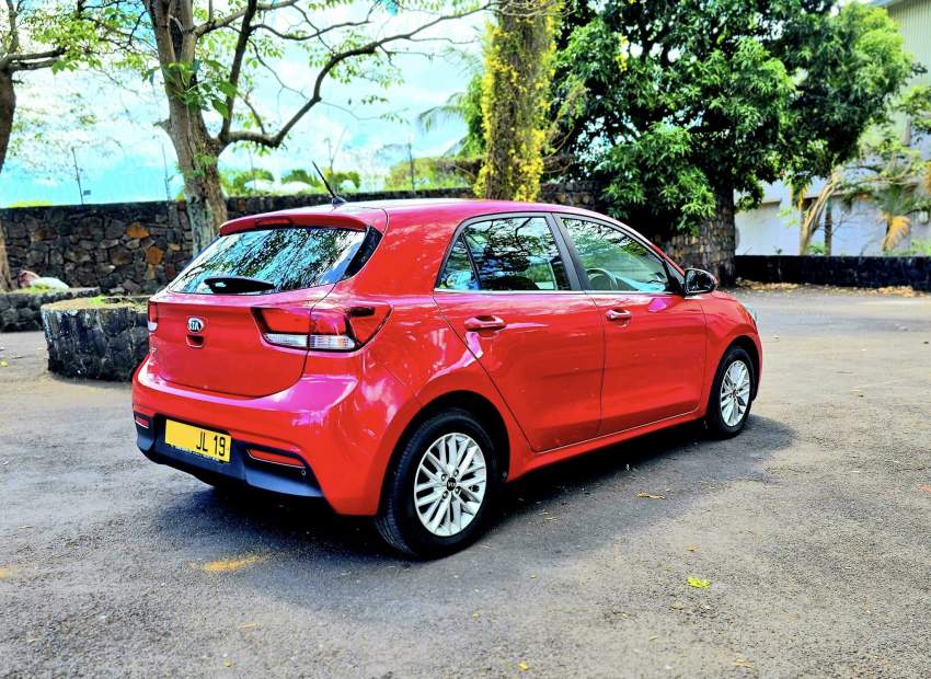 Kia Rio Hatchback 2019 - 3 - Family Cars  on Aster Vender