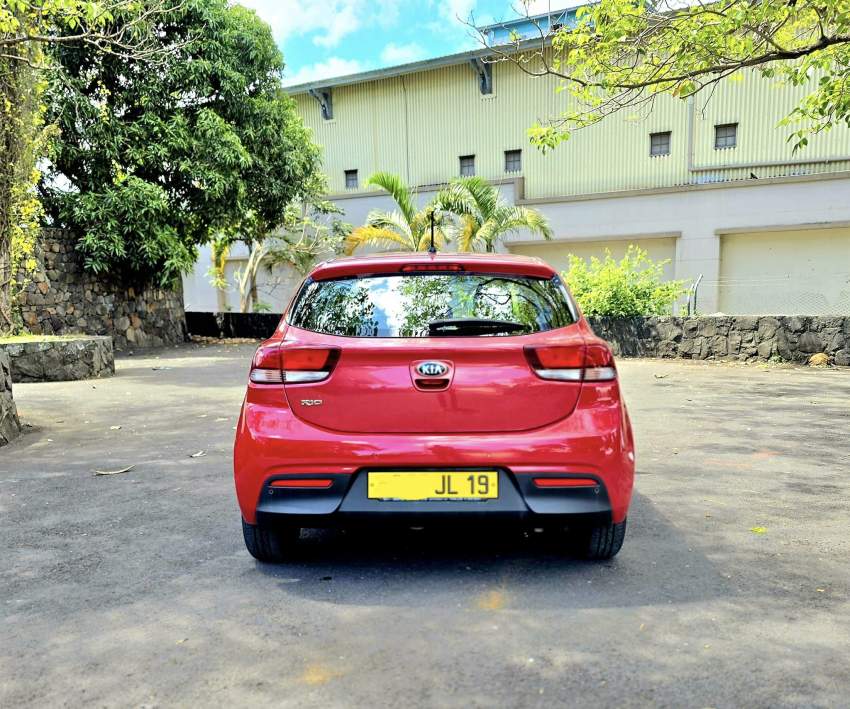 Kia Rio Hatchback 2019 - 2 - Family Cars  on Aster Vender