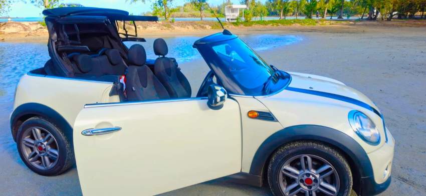 For Sale: 2015 Mini Cooper Convertible - 2 - Compact cars  on MauriCar