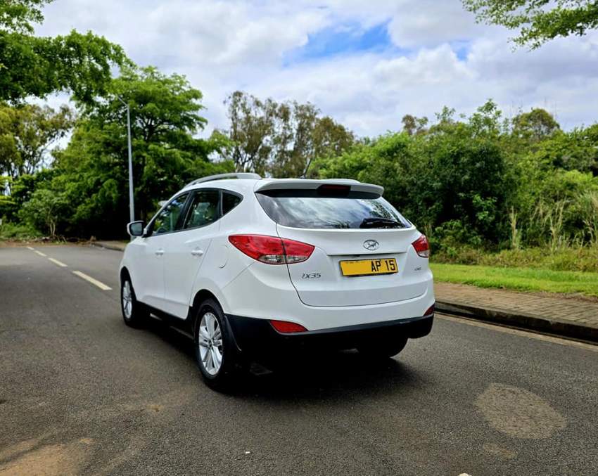 Hyundai IX 35 2015 - 5 - Family Cars  on Aster Vender