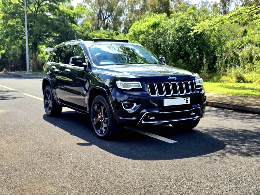 Jeep Grand Cherokee - 1941 Edition 2016 - 2 - SUV Cars  on Aster Vender