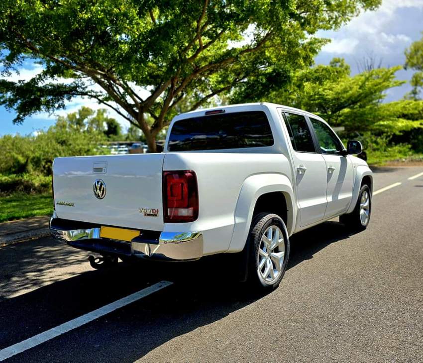 Volkswagen Amarok-2018 - 4 - Pickup trucks (4x4 & 4x2)  on Aster Vender