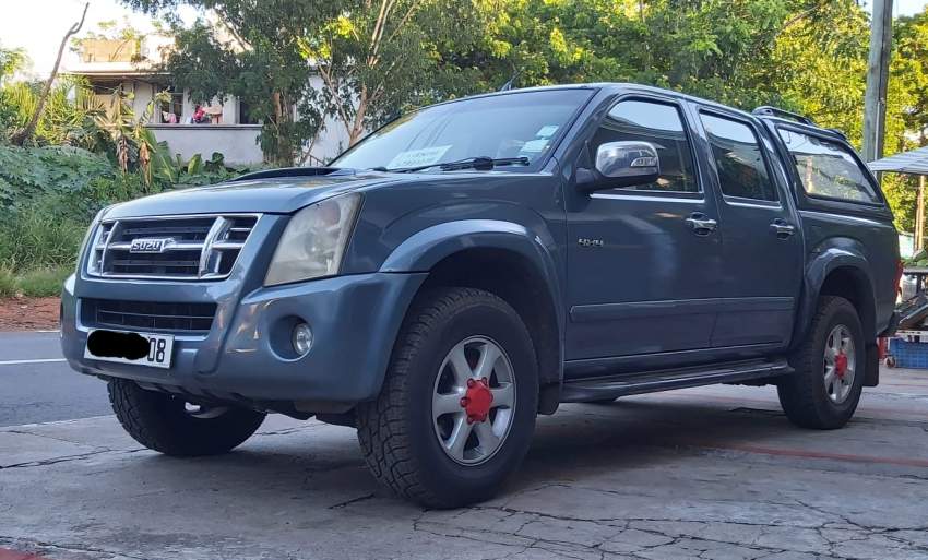 ISUZU DMAX D/CAB 4X4 LX KB300 - 1 - Pickup trucks (4x4 & 4x2)  on Aster Vender