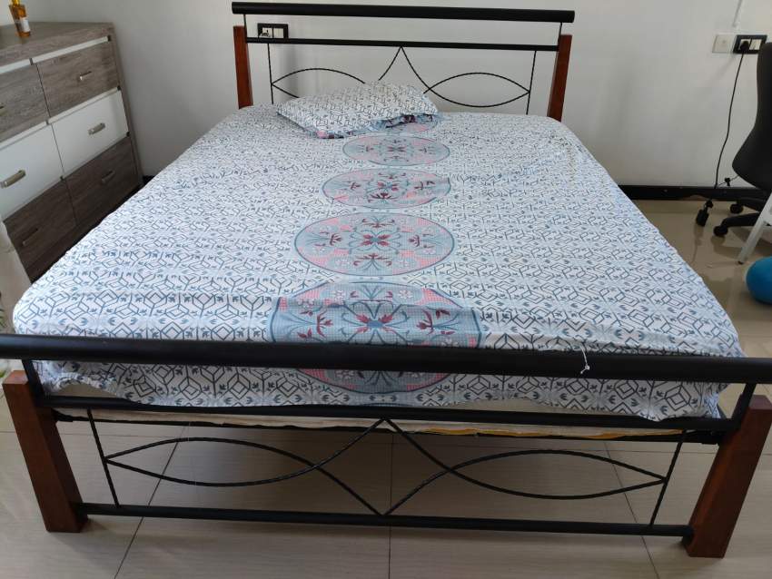 Metal bed with Mattress