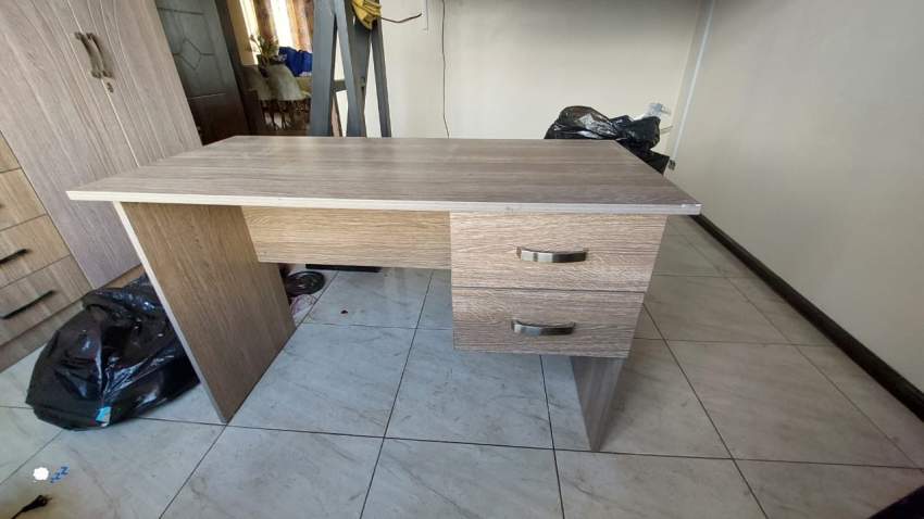 Desk - 1 - Other storage furniture  on Aster Vender