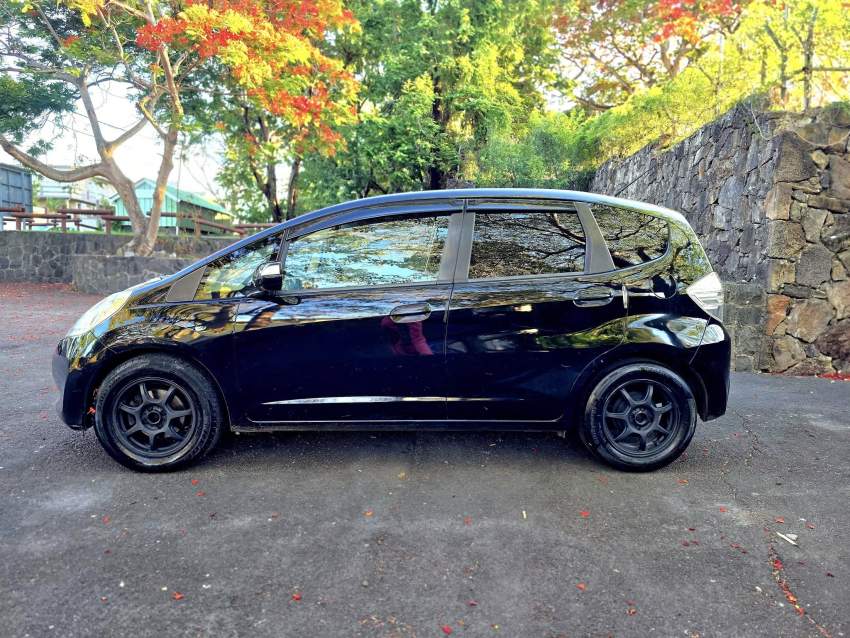 Honda Fit Hybrid - 2012 - 5 - Compact cars  on Aster Vender