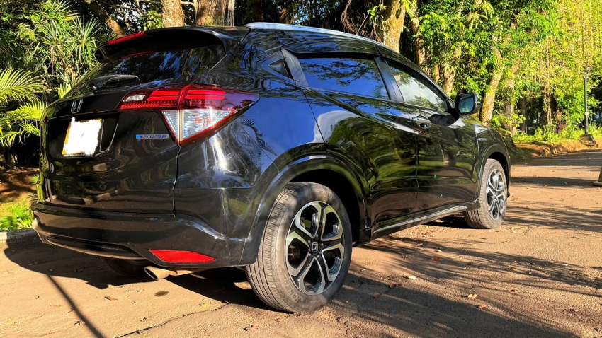 For Sale: 2017 Honda Vezel Z-Sensing Hybrid - 2 - SUV Cars  on Aster Vender