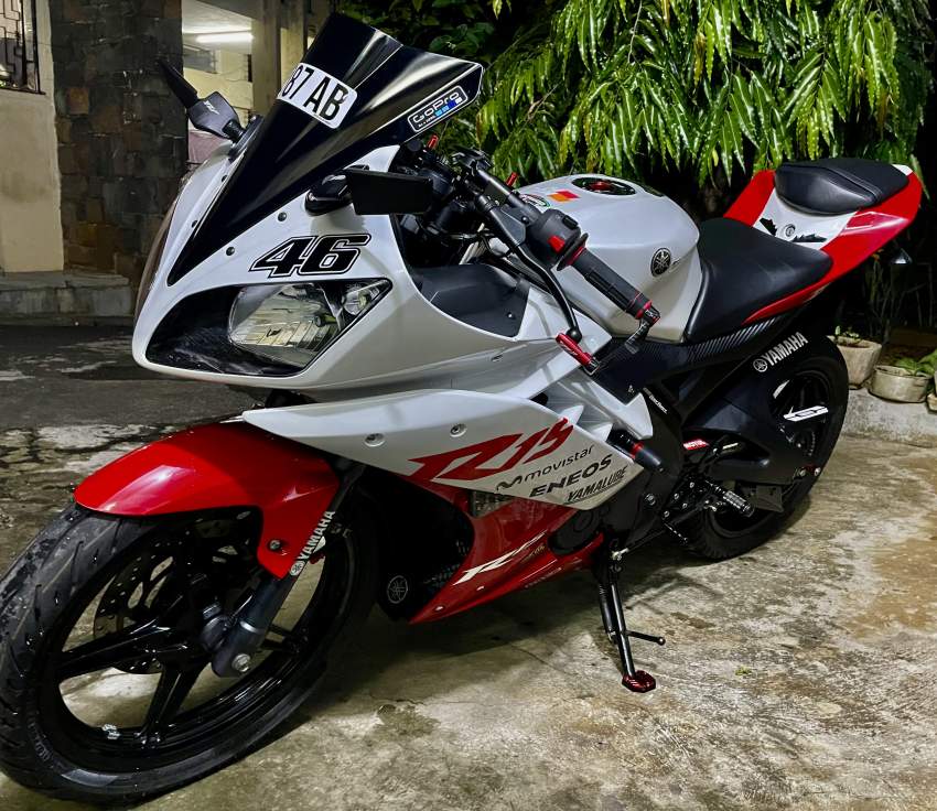 Yamaha R15 V2