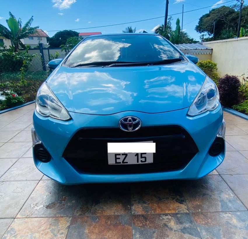 FOR SALE: TOYOTA AQUA 2015