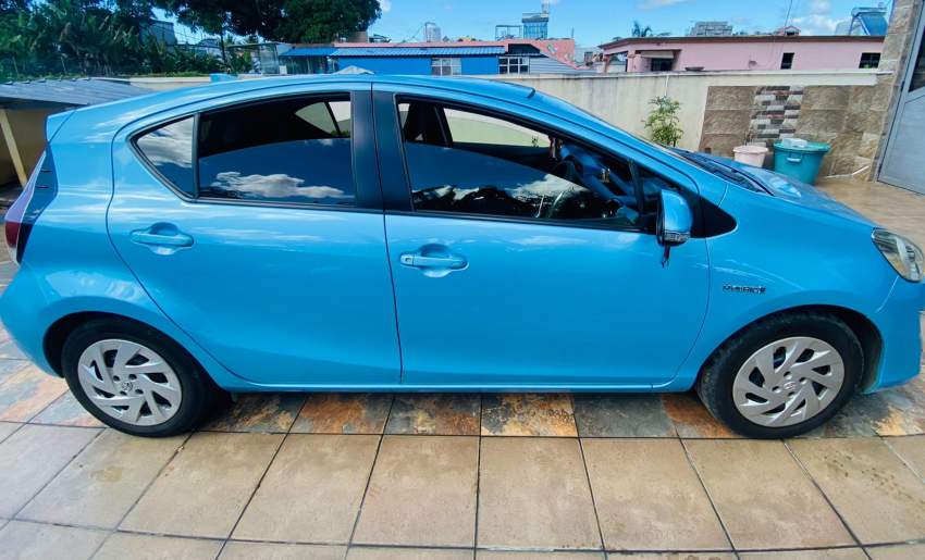 FOR SALE: TOYOTA AQUA 2015 - 1 - Family Cars  on Aster Vender