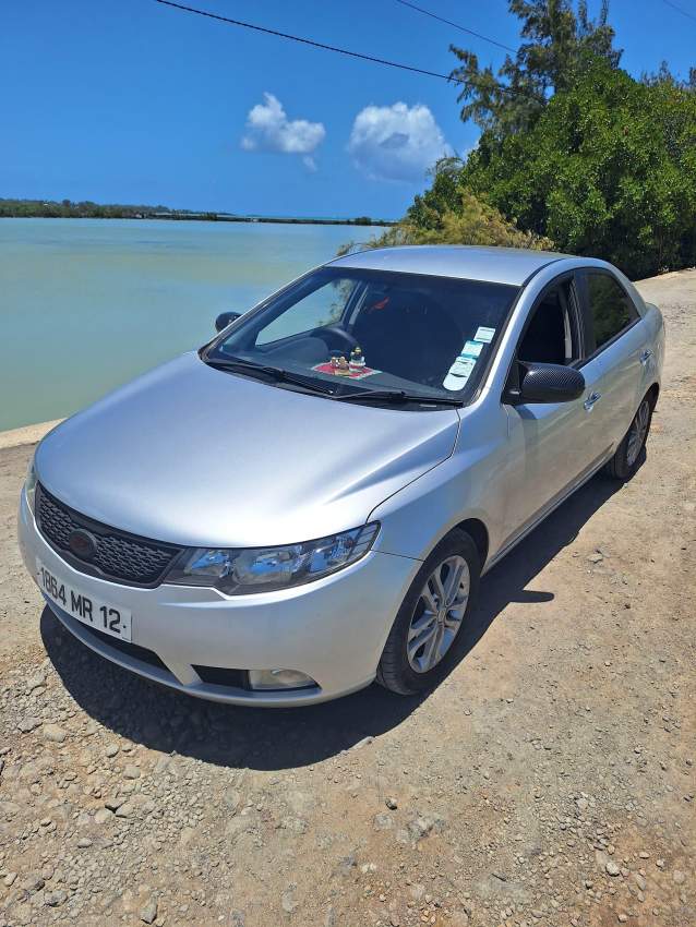 Kia Cerato 2012 - 2 - Family Cars  on Aster Vender