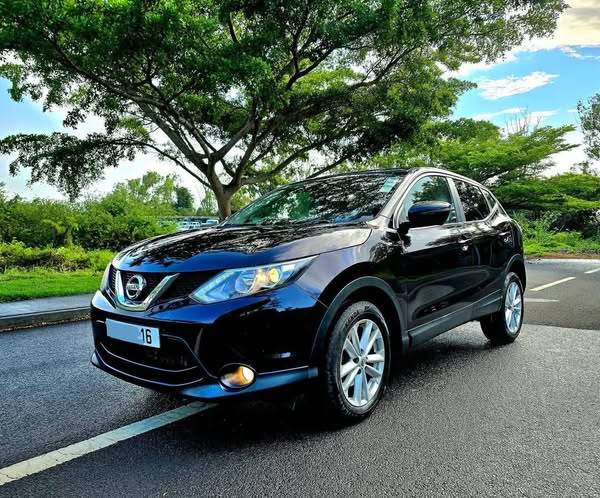 Nissan Qashqai -2015 - 1 - SUV Cars  on Aster Vender