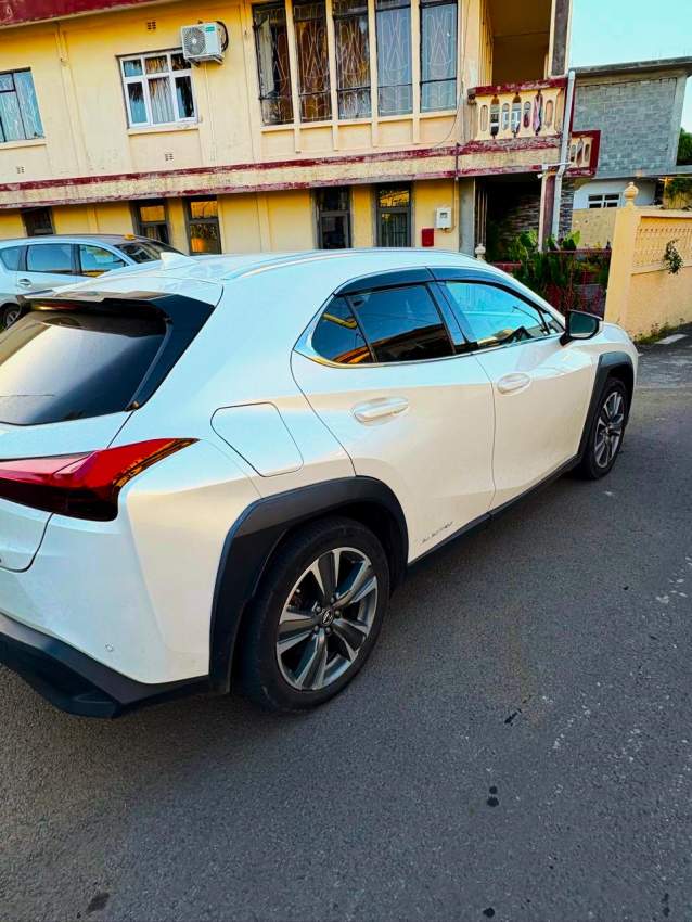 Lexus UX 300e 2021 - 2 - SUV Cars  on Aster Vender