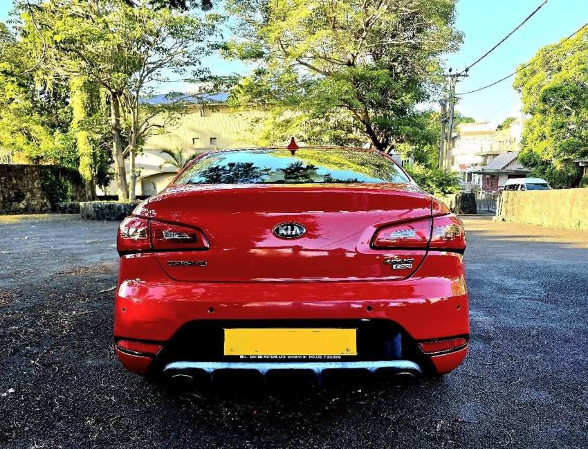 Kia Cerato Coup T-GDi  2015 - 3 - Compact cars  on Aster Vender