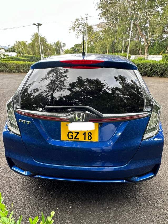 Honda Fit 2018 (Non-Hybrid) - 4 - Compact cars  on Aster Vender