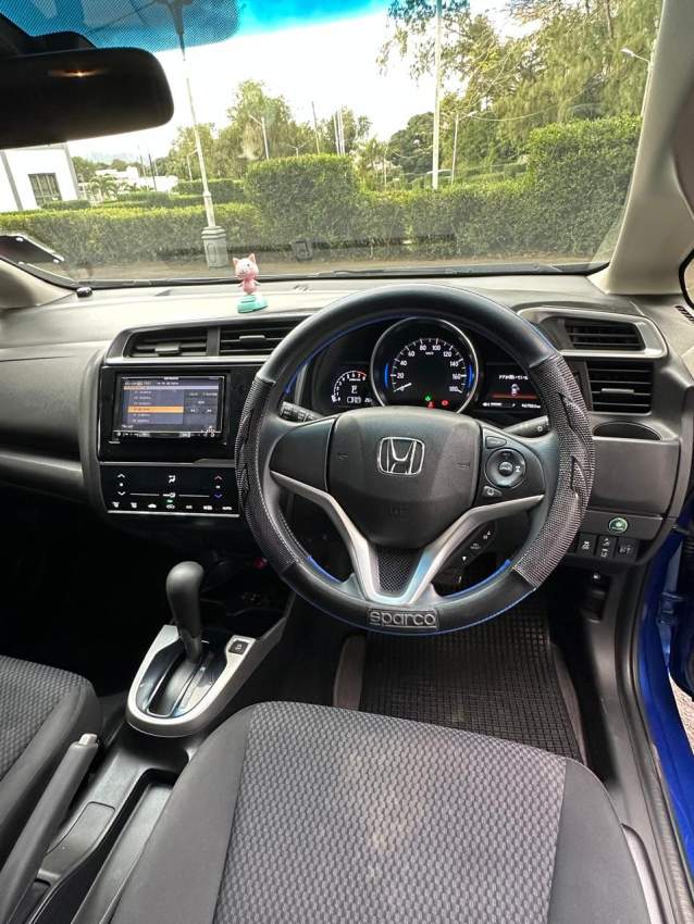 Honda Fit 2018 (Non-Hybrid) - 7 - Compact cars  on Aster Vender