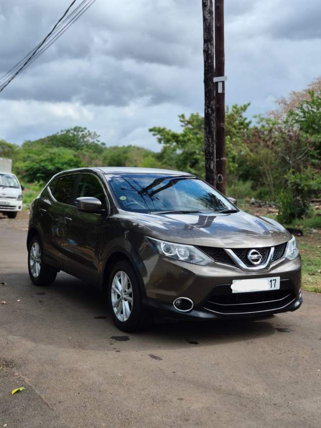 Nissan Qashqai FZ 17 - 1 - SUV Cars  on Aster Vender