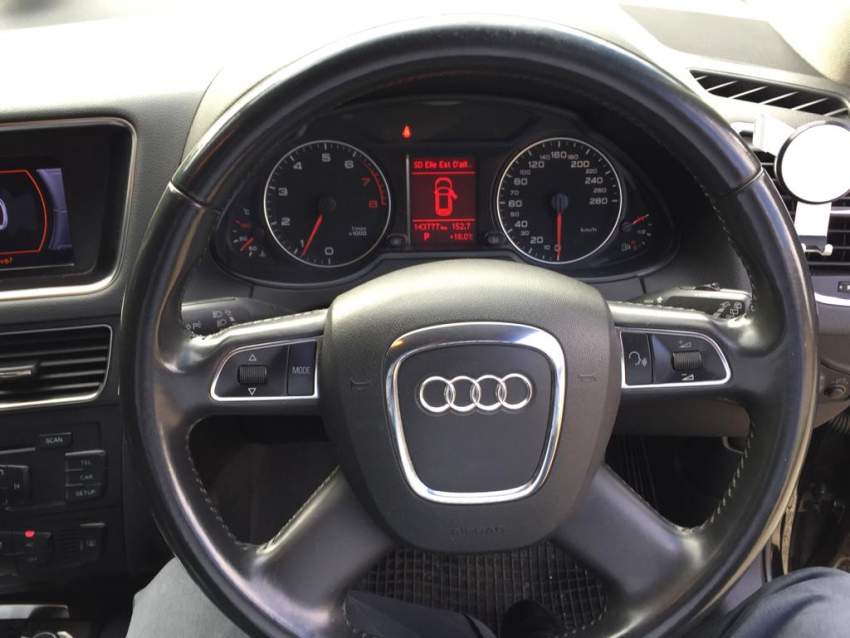 2013 Audi Q5 TFSI 2.0 - 8 - Sport Cars  on Aster Vender