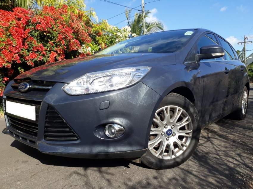 2015 Ford Focus 1.6 Titanium - 2 - Family Cars  on Aster Vender