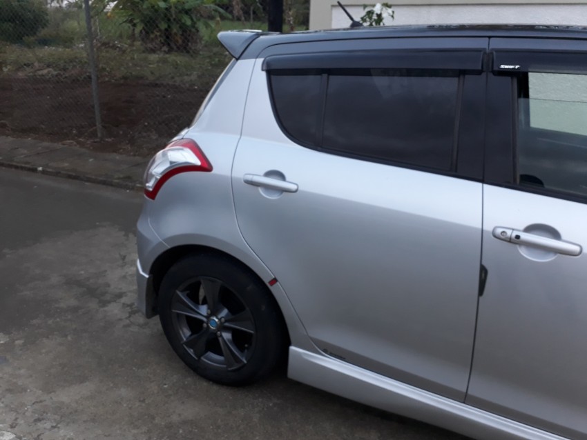 SUZUKI SWIFT - 2 - Compact cars  on Aster Vender