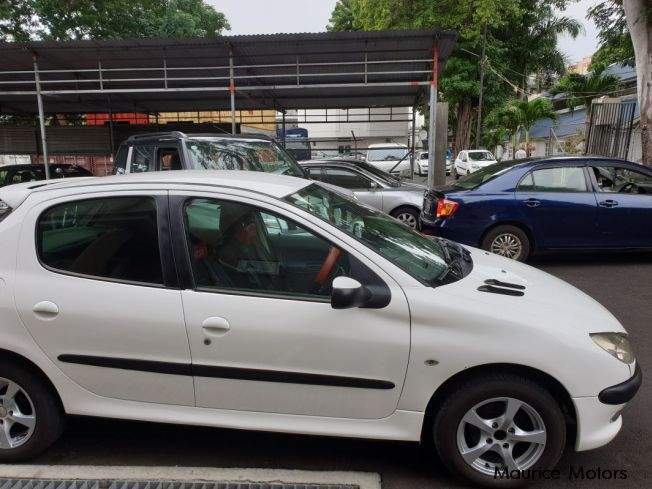 Peugeot 206 - 4 - Family Cars  on Aster Vender