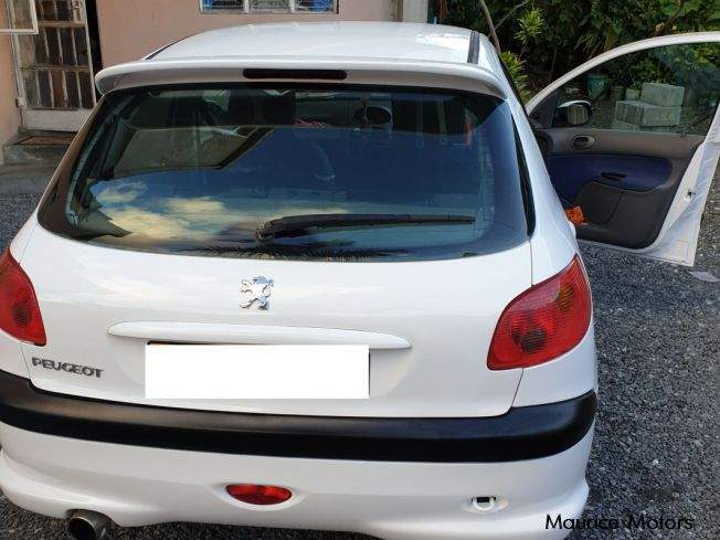 Peugeot 206 - 5 - Family Cars  on Aster Vender