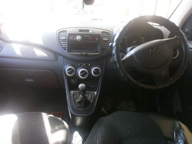 Hyundai I 10 - 5 - Family Cars  on Aster Vender